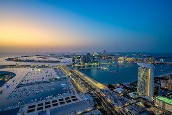 Dubai Marriott Harbour Hotel & Suites