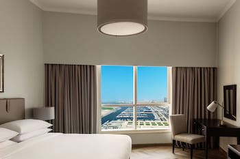 Dubai Marriott Harbour Hotel & Suites