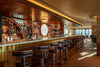 Dubai Marriott Harbour Hotel & Suites