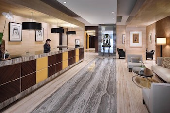 Dubai Marriott Harbour Hotel & Suites