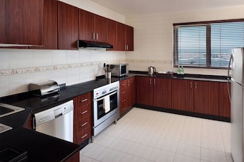 Dubai Marriott Harbour Hotel & Suites