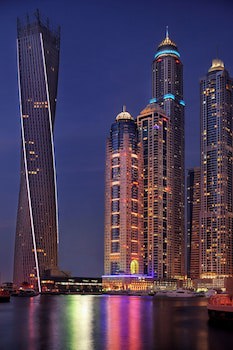 Dubai Marriott Harbour Hotel & Suites
