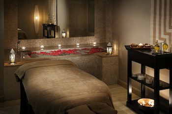 Dubai Marriott Harbour Hotel & Suites
