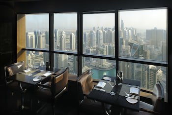 Dubai Marriott Harbour Hotel & Suites