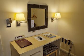 Best Western Walworth Castle Hotel