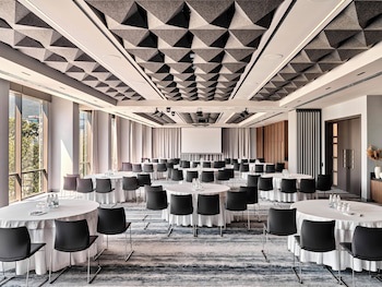 Crowne Plaza Sofia, An Ihg Hotel