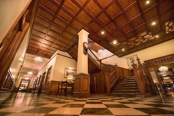 Grand Hotel