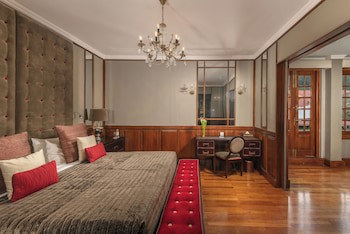 Grand Hotel