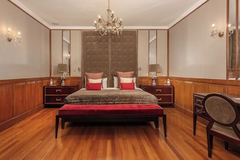 Grand Hotel