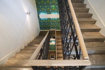 Atrium Fashion Hotel