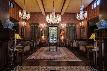 Ajit Bhawan - A Palace Resort