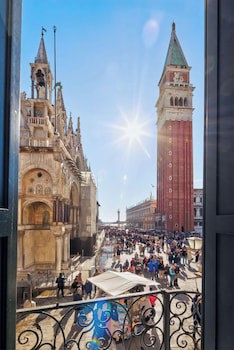 Bellevue Luxury Rooms (Adults Only) fotoğrafı