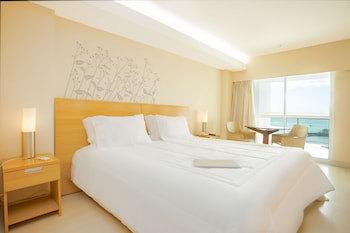 Golden Tulip Macae
