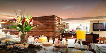 Golden Tulip Macae
