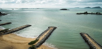 Golden Tulip Macae