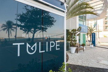 Golden Tulip Macae