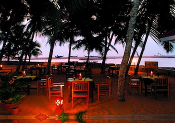 Beach And Lake Ayurvedic Resort