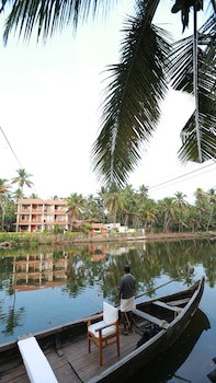 Beach And Lake Ayurvedic Resort