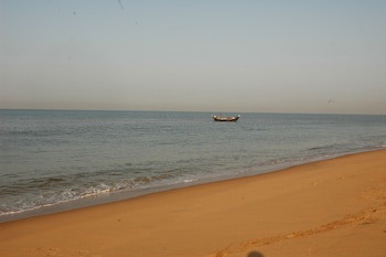Beach And Lake Ayurvedic Resort