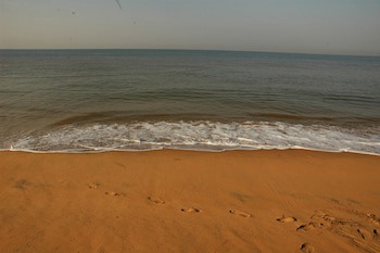 Beach And Lake Ayurvedic Resort