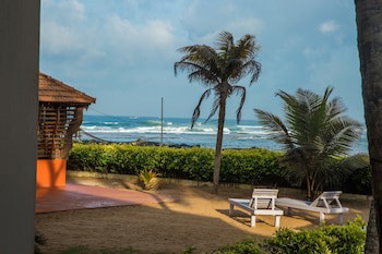 Beach And Lake Ayurvedic Resort