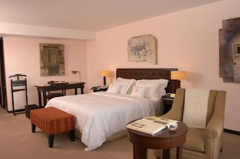 El Casco Art Hotel