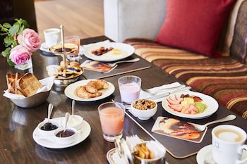 El Casco Art Hotel