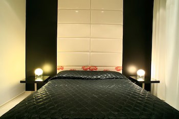 Galaxy Art Hotel