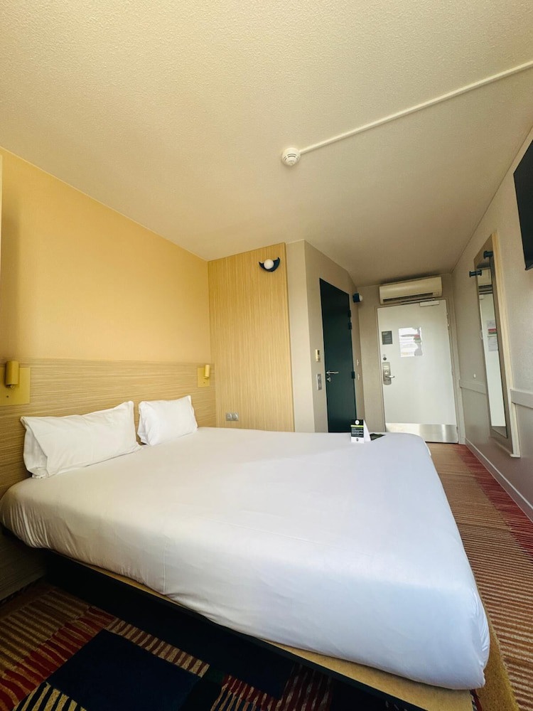 B&B HOTEL Saint-Witz Roissy