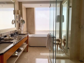 Four Seasons Hotel Mumbai