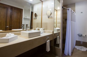 Holiday Inn Express Nuevo Laredo, An Ihg Hotel