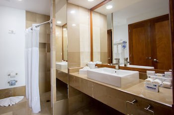 Holiday Inn Express Nuevo Laredo, An Ihg Hotel