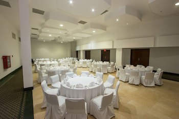 Holiday Inn Express Nuevo Laredo, An Ihg Hotel