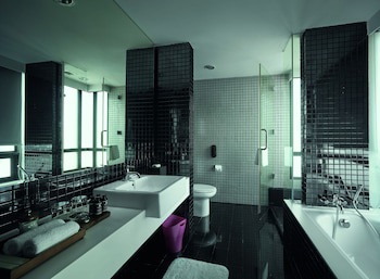 G Hotel Gurney