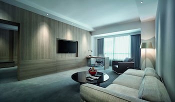 G Hotel Gurney