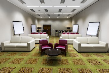 Courtyard By Marriott Prague Airport