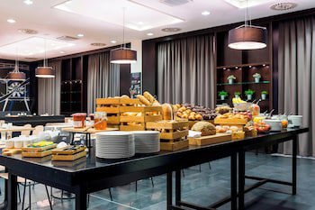 Courtyard By Marriott Prague Airport