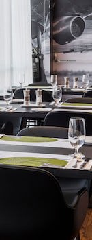 Courtyard By Marriott Prague Airport