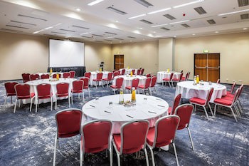Courtyard By Marriott Prague Airport