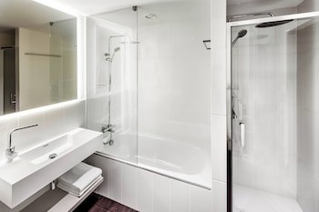 Courtyard By Marriott Prague Airport