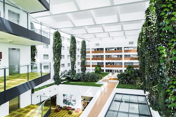 Courtyard By Marriott Prague Airport