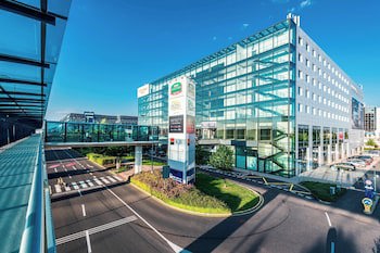 Courtyard By Marriott Prague Airport