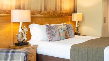 The Glen Mhor Hotel And Uile-Bheist Brewery & Distillery