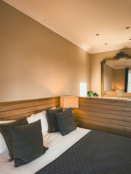 The Glen Mhor Hotel And Uile-Bheist Brewery & Distillery