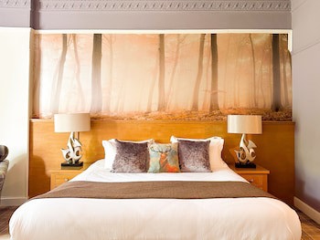 The Glen Mhor Hotel And Uile-Bheist Brewery & Distillery