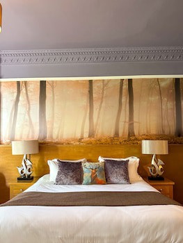 The Glen Mhor Hotel And Uile-Bheist Brewery & Distillery