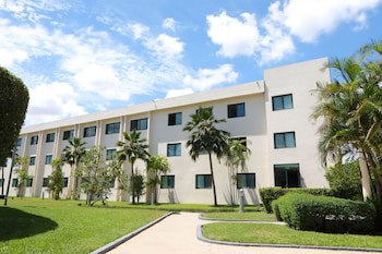 Fiesta Royale Hotel