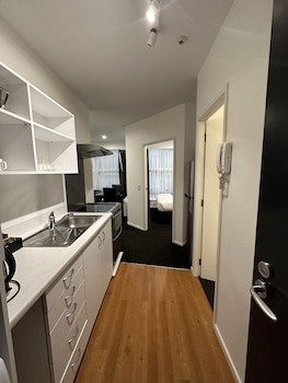 Gilmer Apartment Hotel