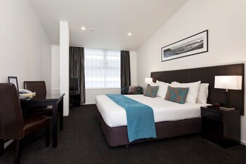 Gilmer Apartment Hotel