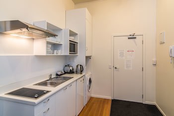 Gilmer Apartment Hotel